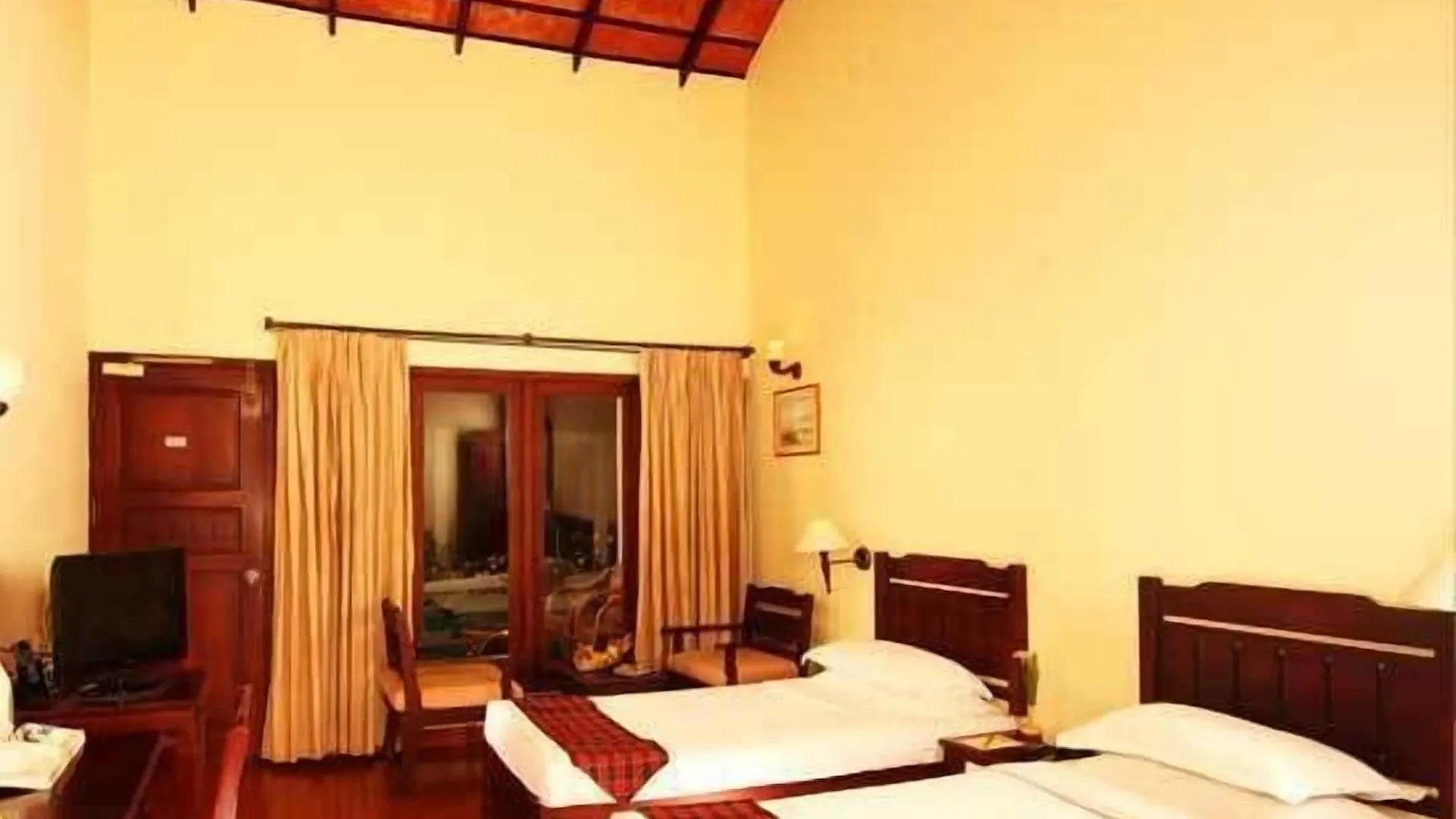 Abad Whispering Palms Hotel Kumarakom Resort