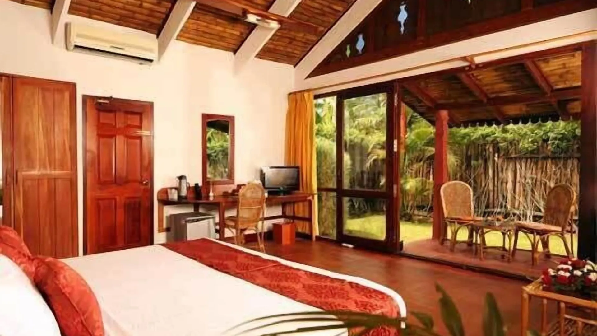 **** Resort Abad Whispering Palms Hotel Kumarakom India
