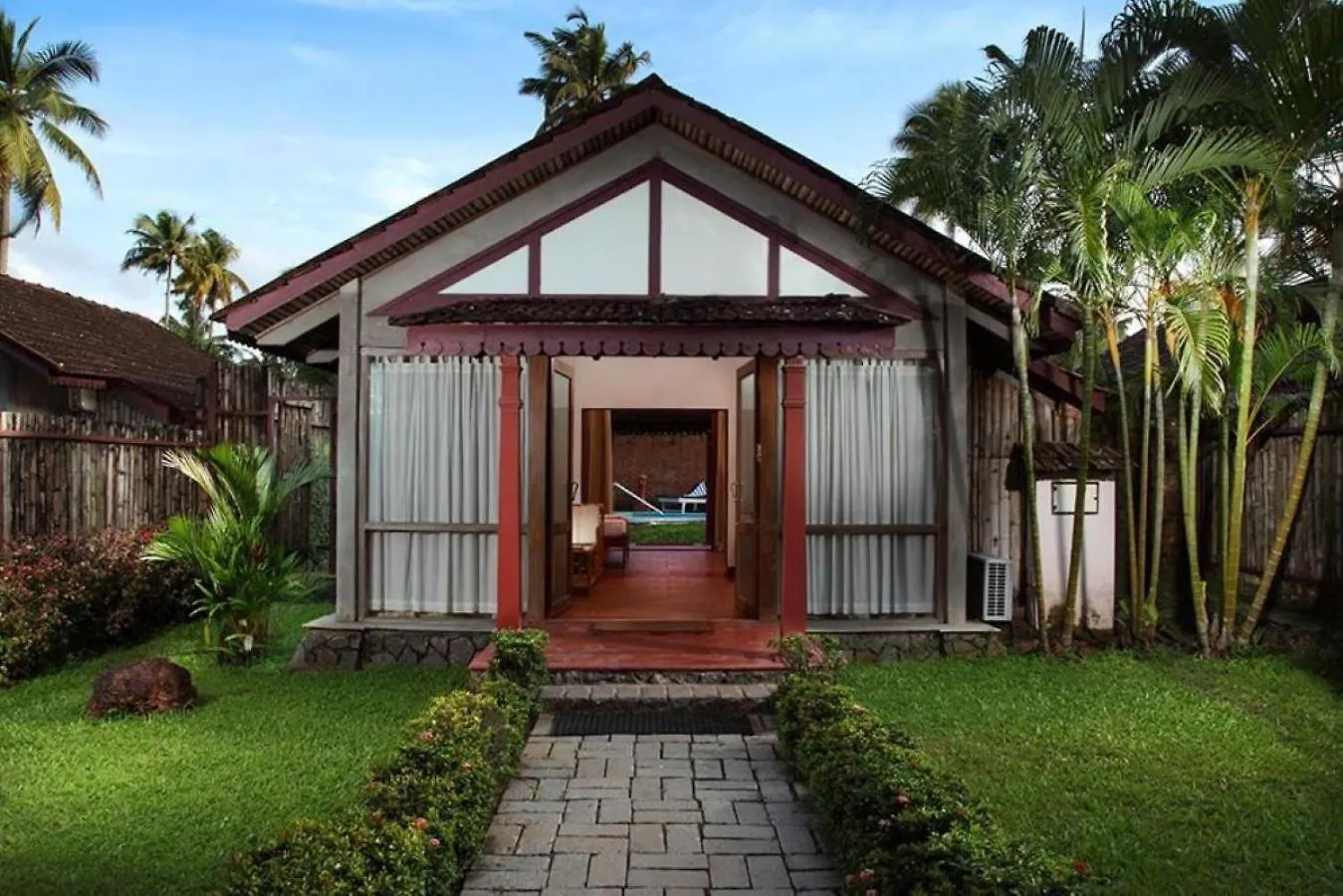 Hotel Abad Whispering Palms à Kumarakom Station touristique